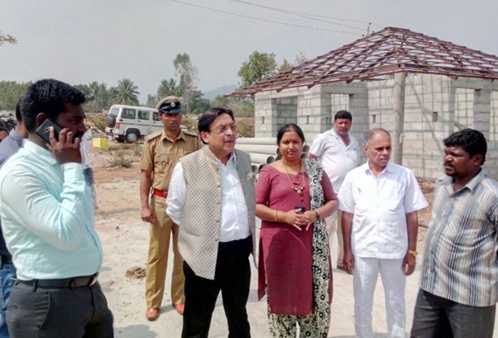 ಮಡಿಕೇರಿ; ಪುನರ್ ವಸತಿ ಕೇಂದ್ರಕ್ಕೆ ಸಚಿವರ ಭೇಟಿ : ಕಾಮಗಾರಿ ಶೀಘ್ರ ಪೂರ್ಣಗೊಳಿಸಲು ಸೂಚನೆ